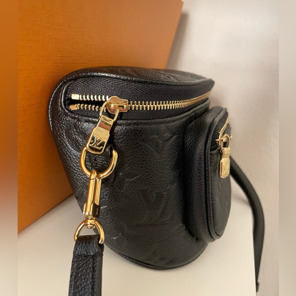 Louis Vuitton Mini Bumbag - Picture 9 of 14